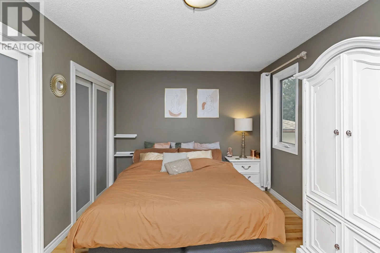425 Chelsea Cres.