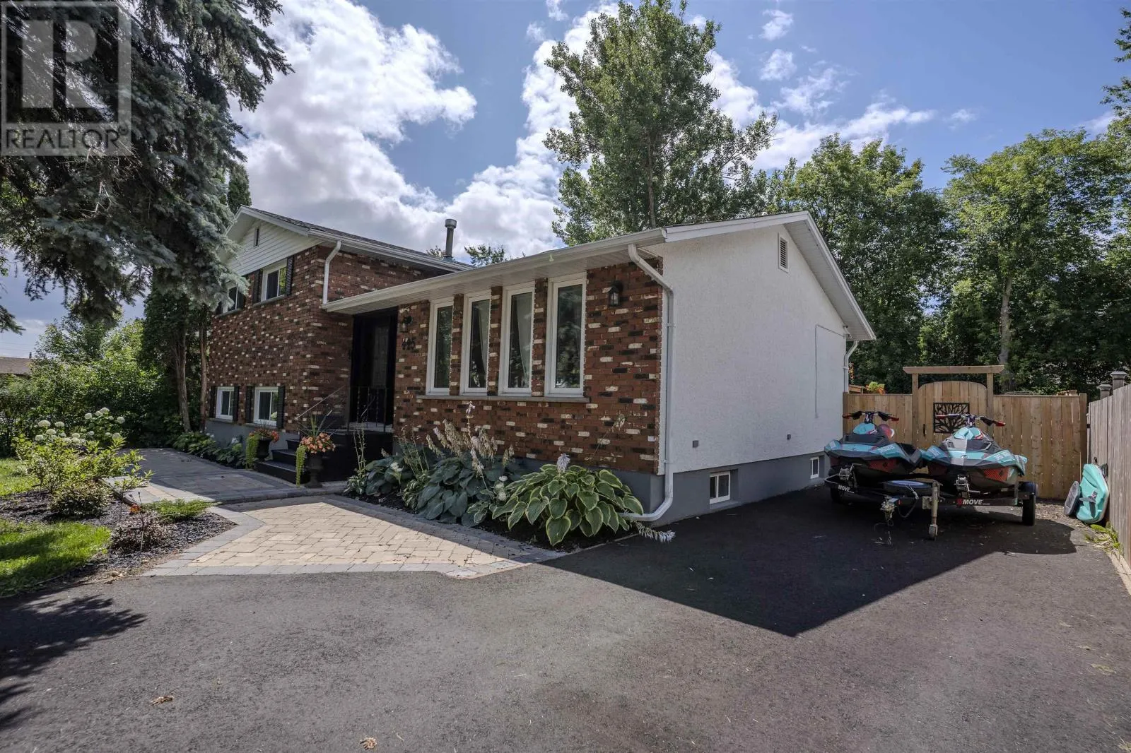 425 Chelsea Cres.