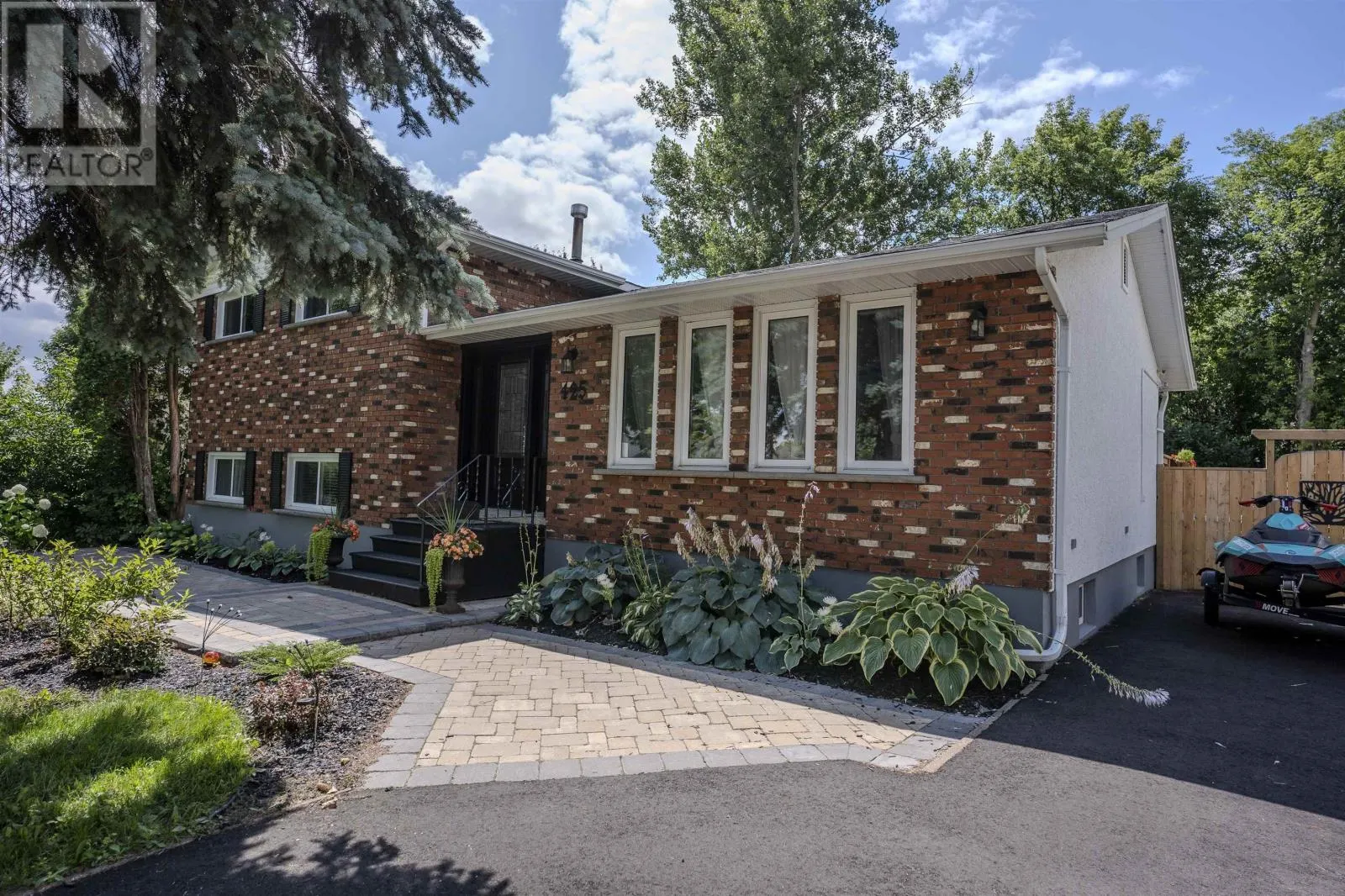 425 Chelsea Cres.