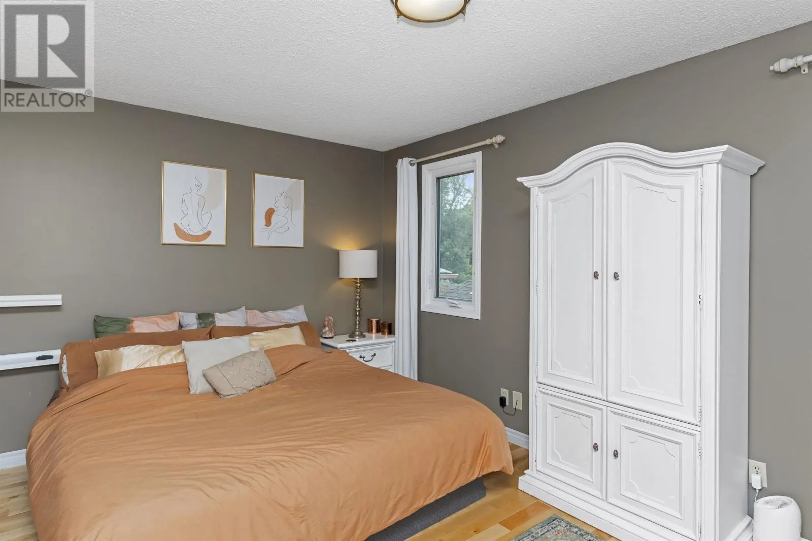 425 Chelsea Cres.
