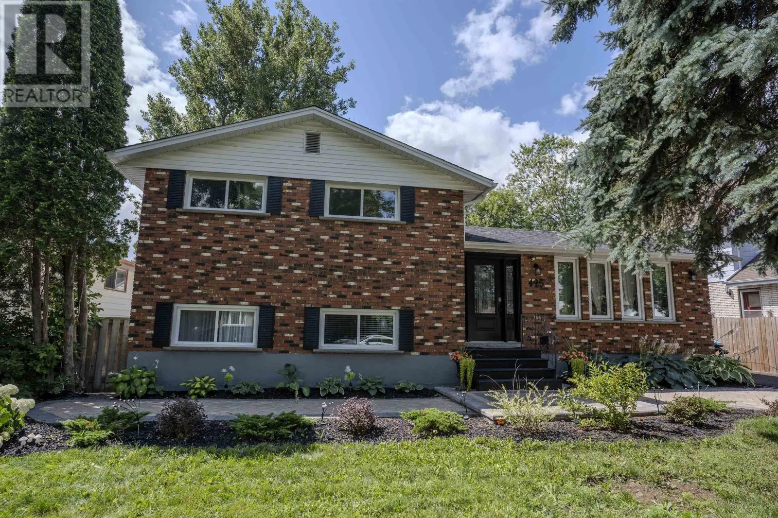 425 Chelsea Cres.