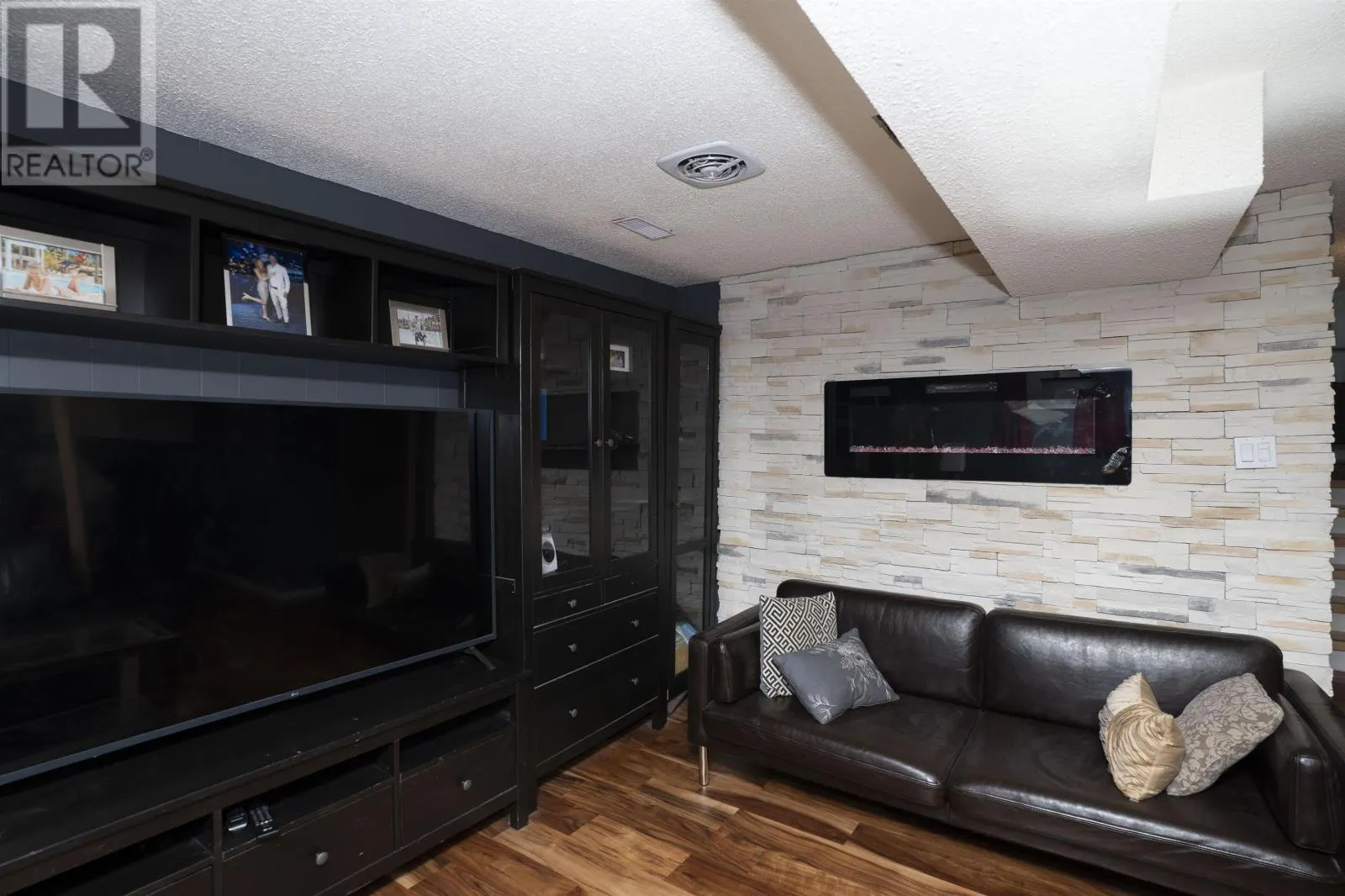 425 Chelsea Cres.