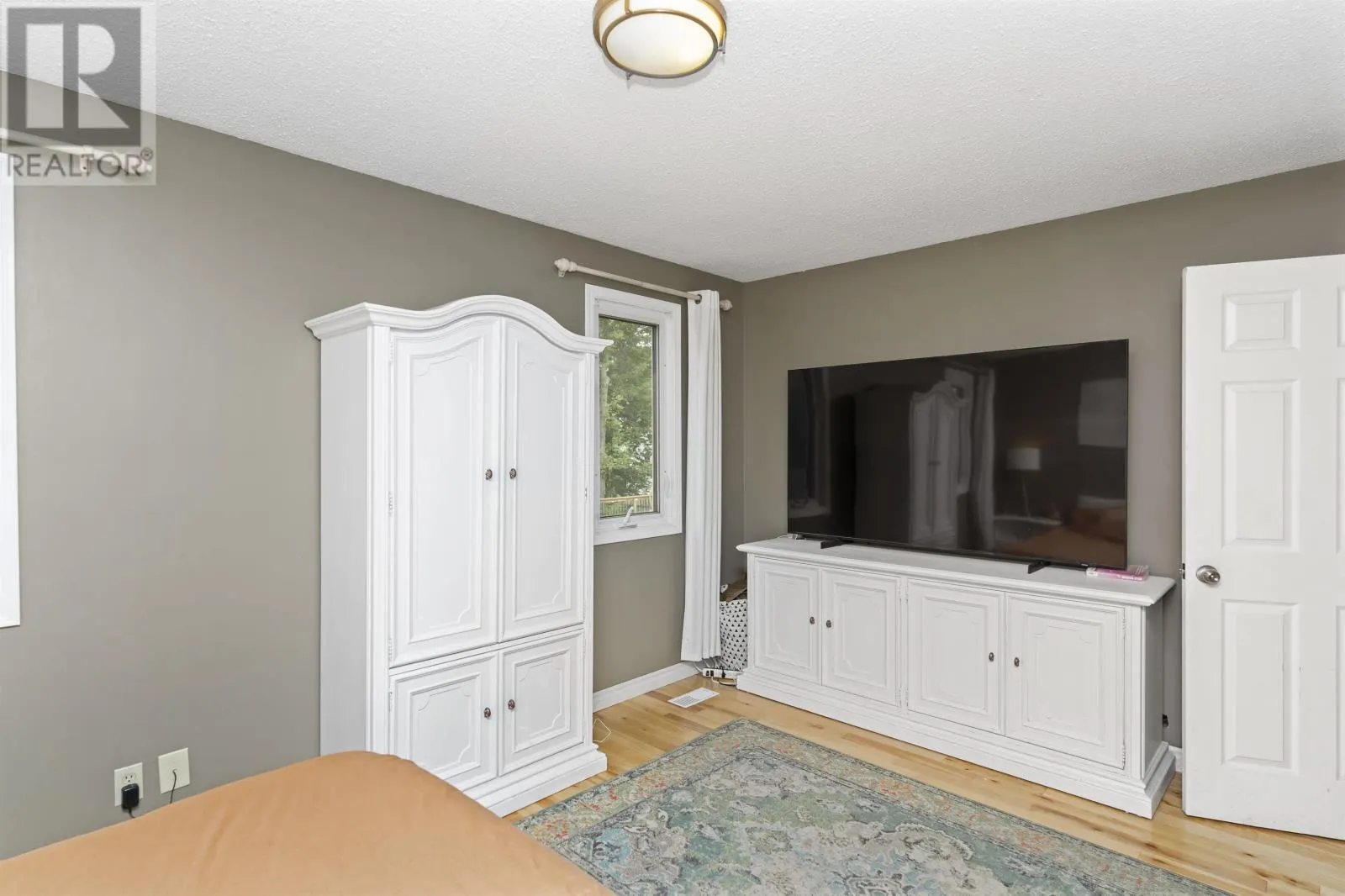 425 Chelsea Cres.