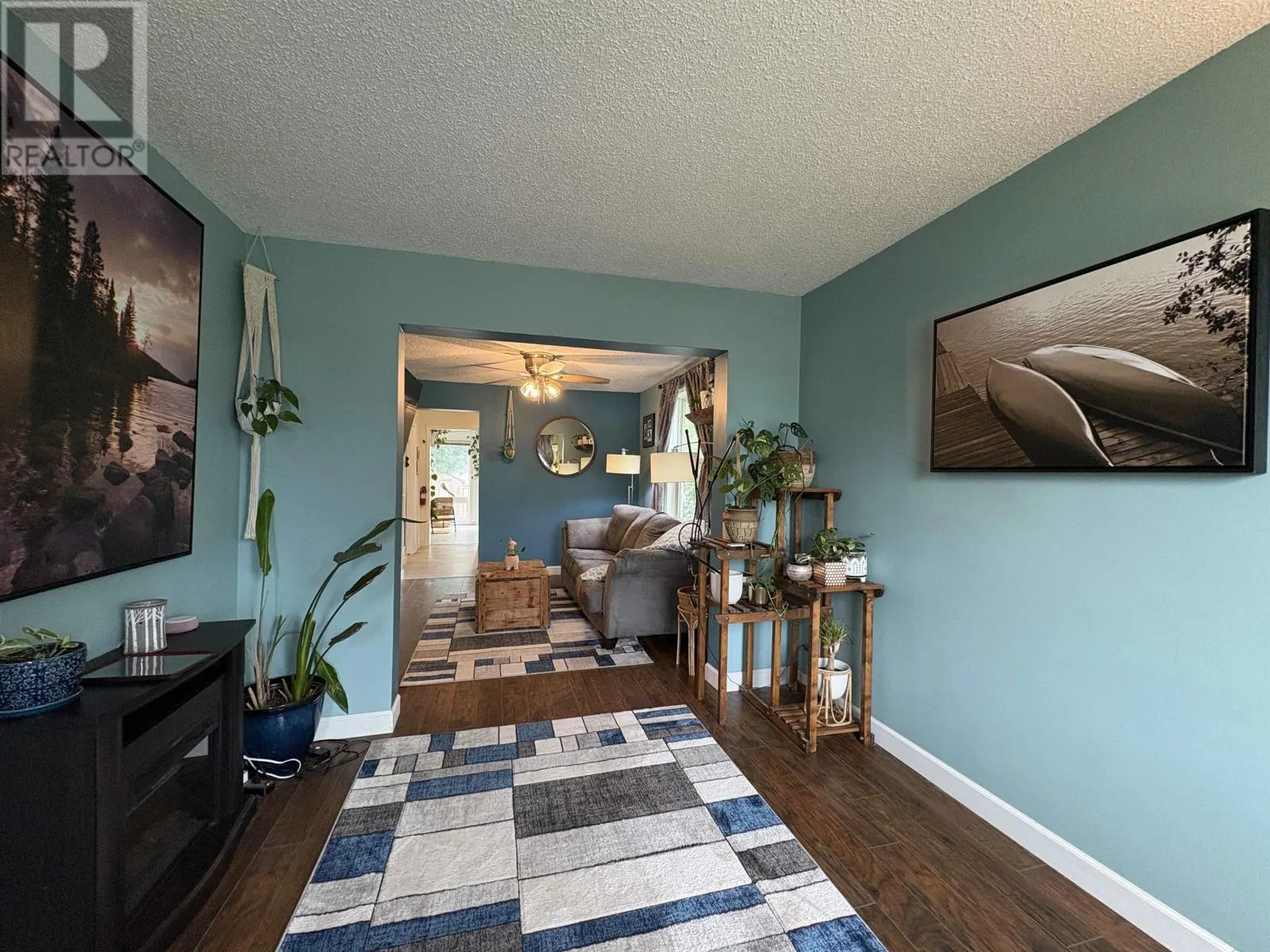 627 Second ST E