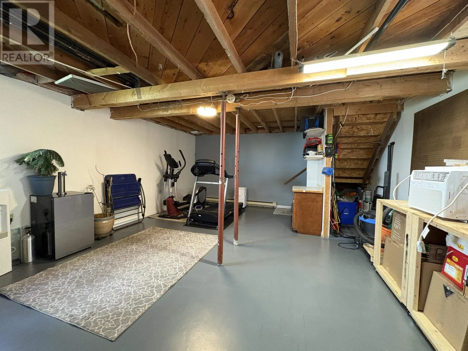 627 Second ST E