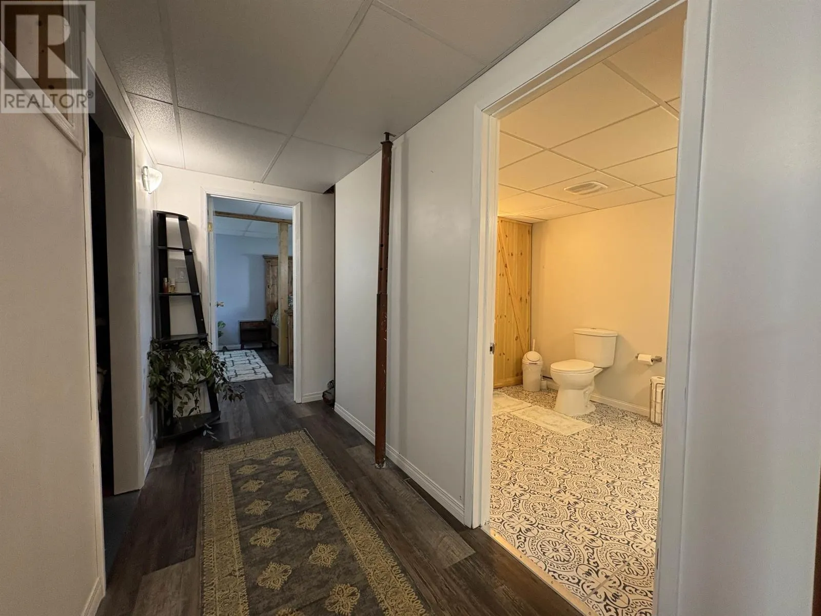 627 Second ST E