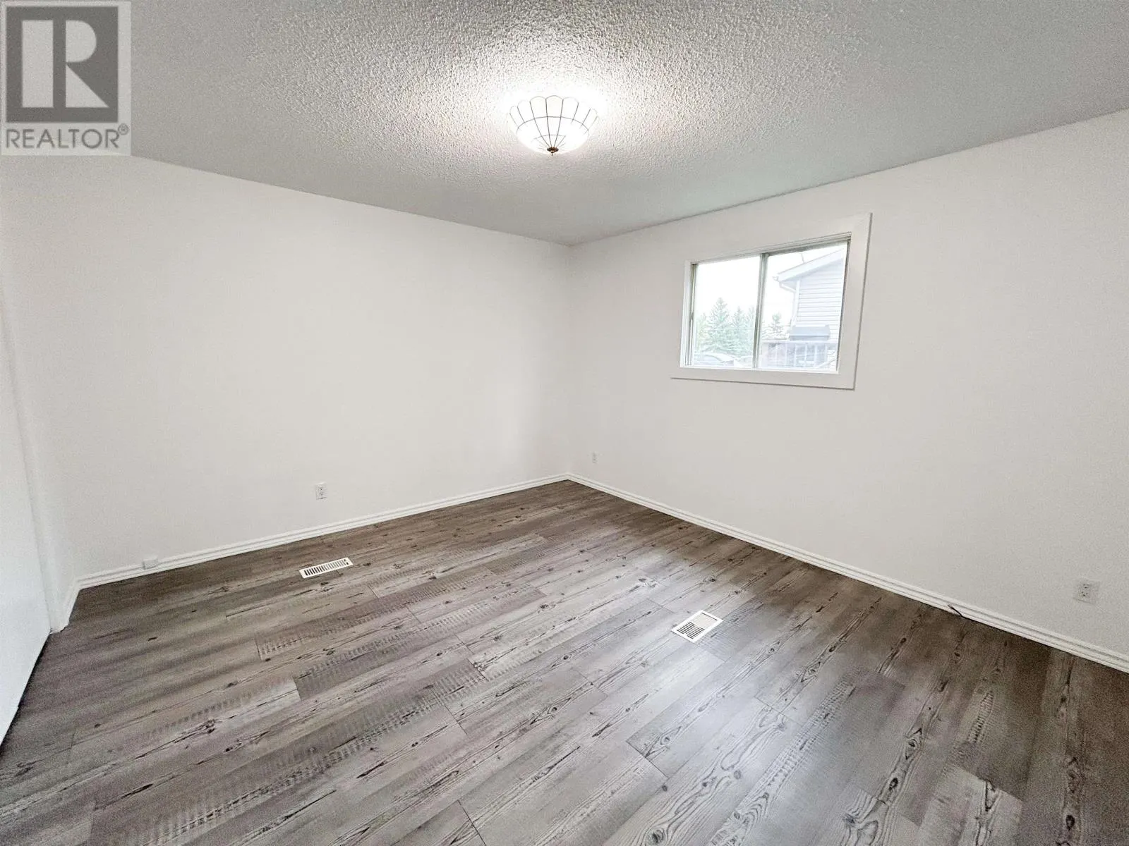 137 Kenogami DR