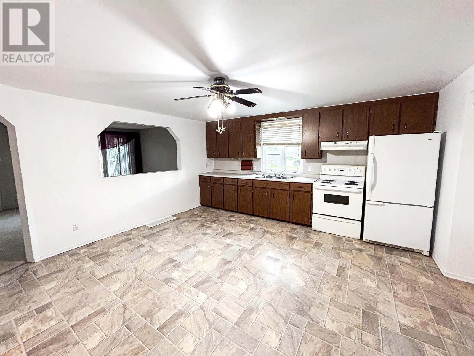 137 Kenogami DR
