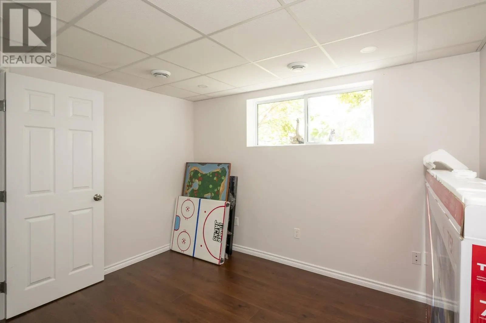 532 Leslie AVE