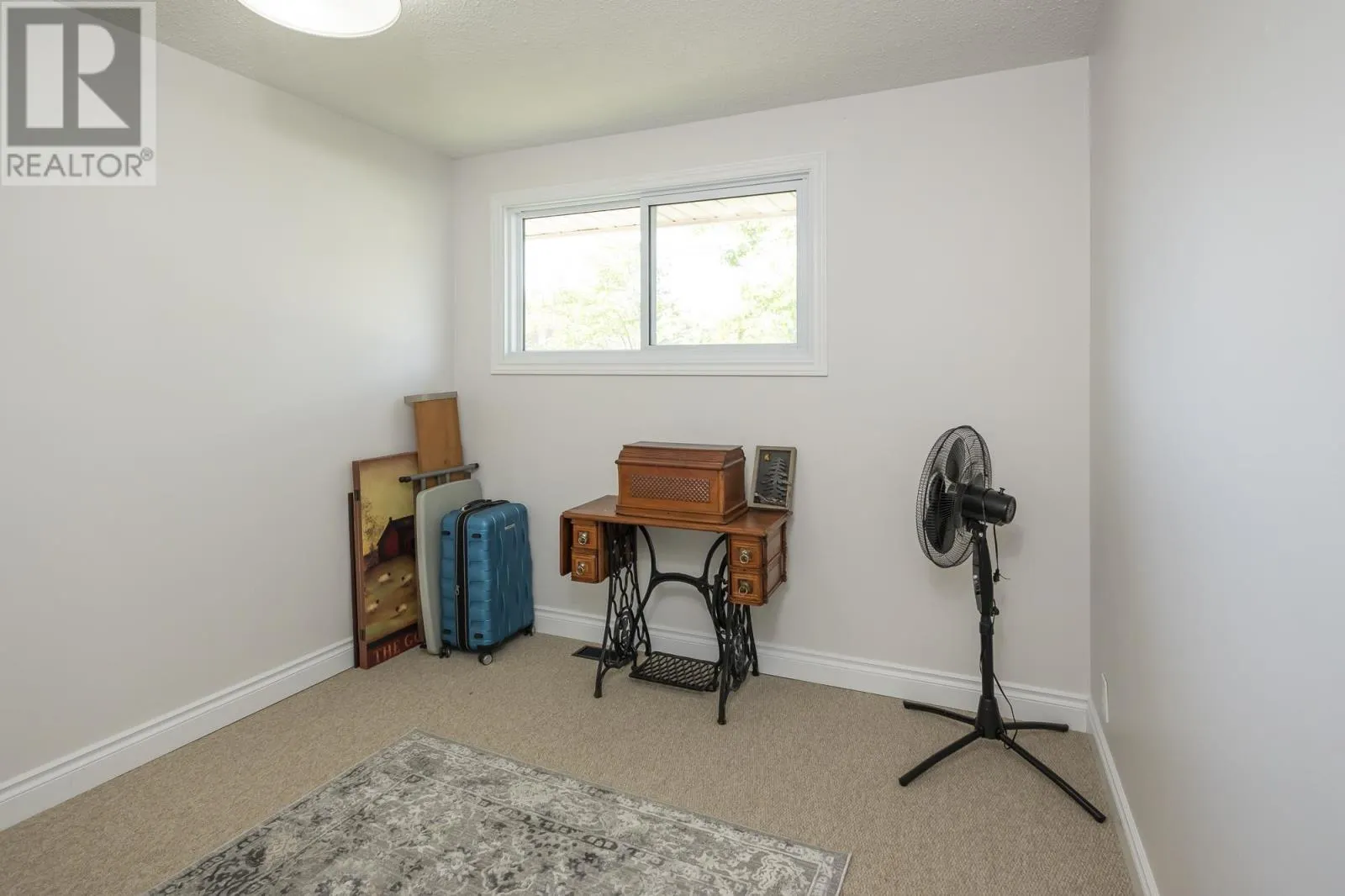 532 Leslie AVE
