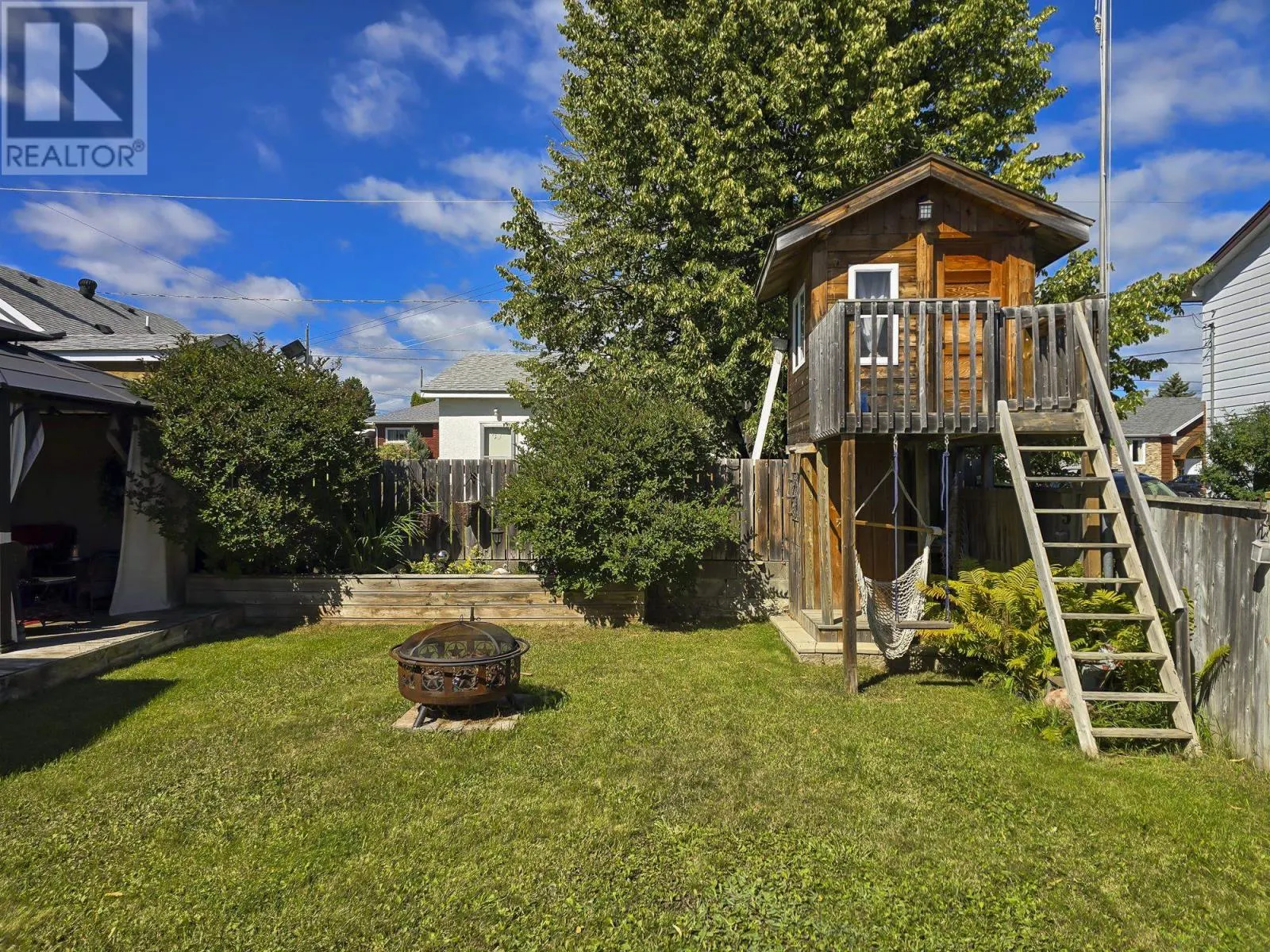 532 Leslie AVE