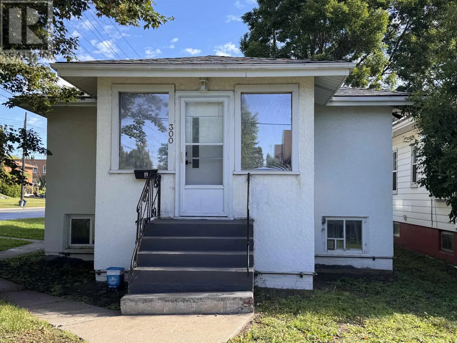 300 Van Horne St.