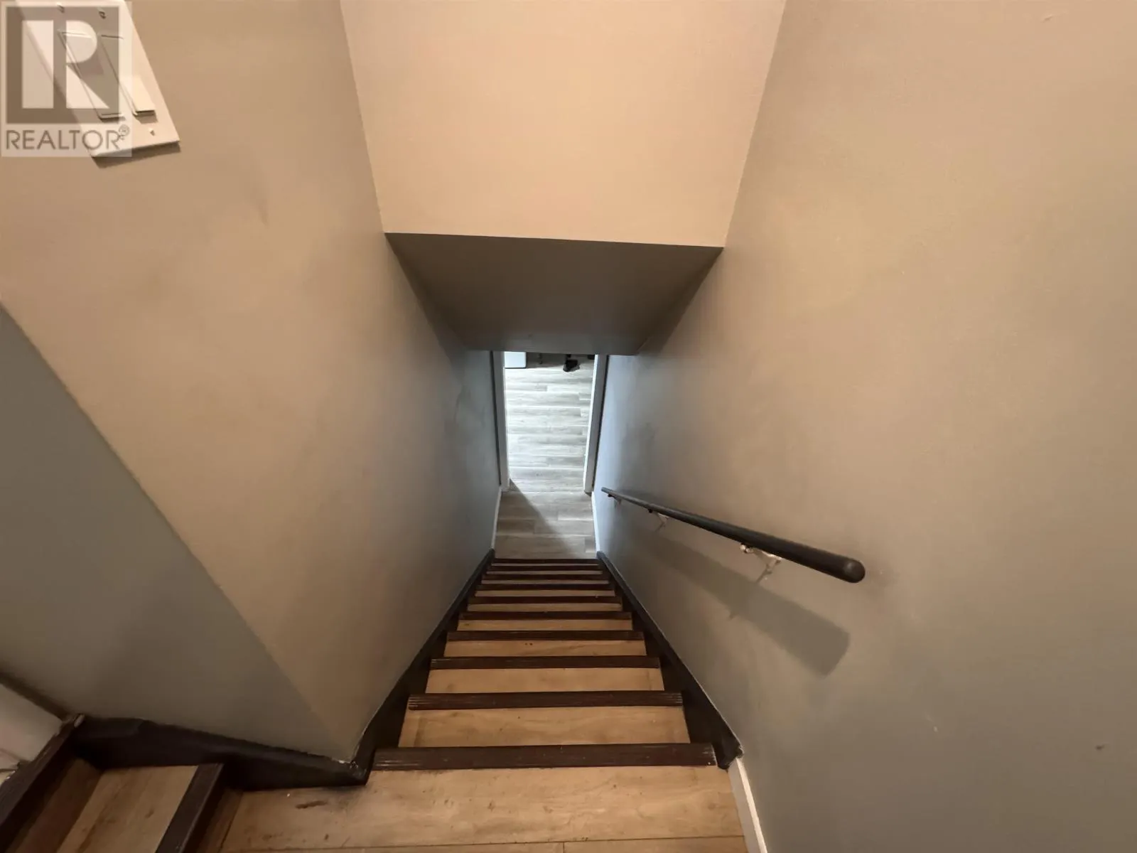 300 Van Horne St.