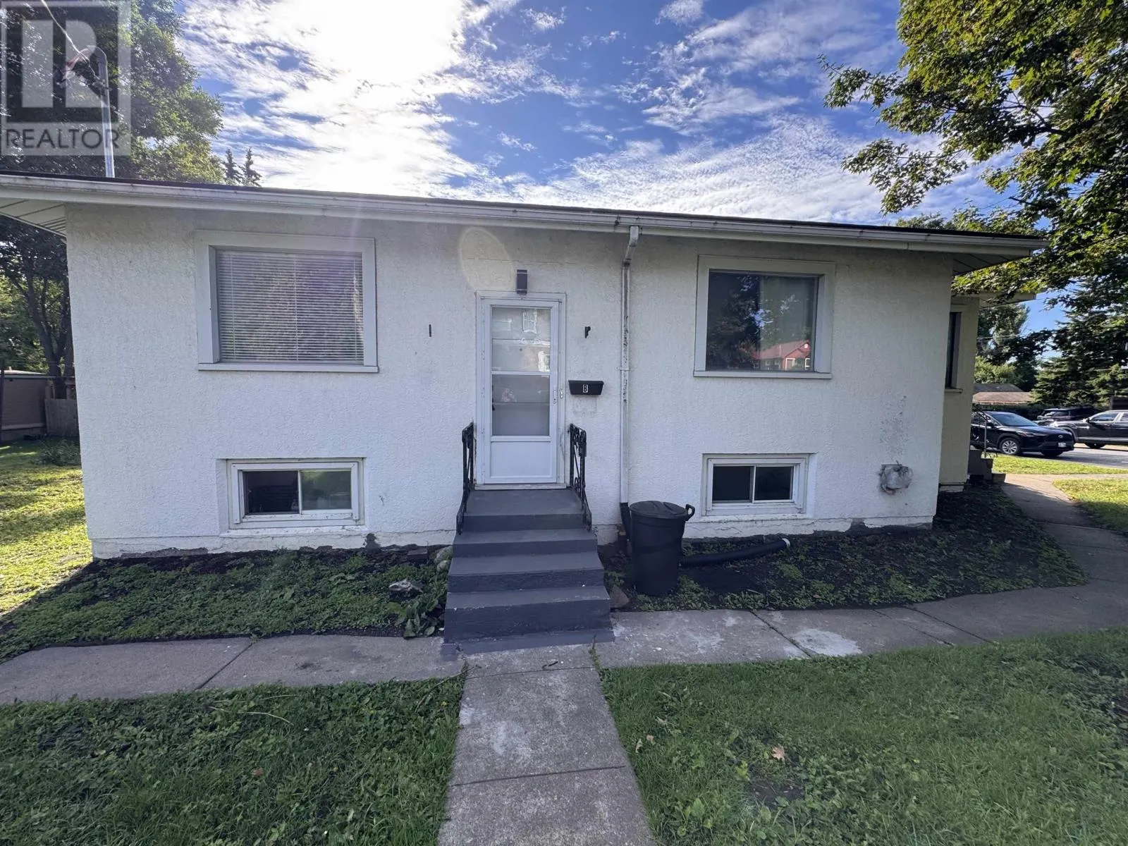 300 Van Horne St.