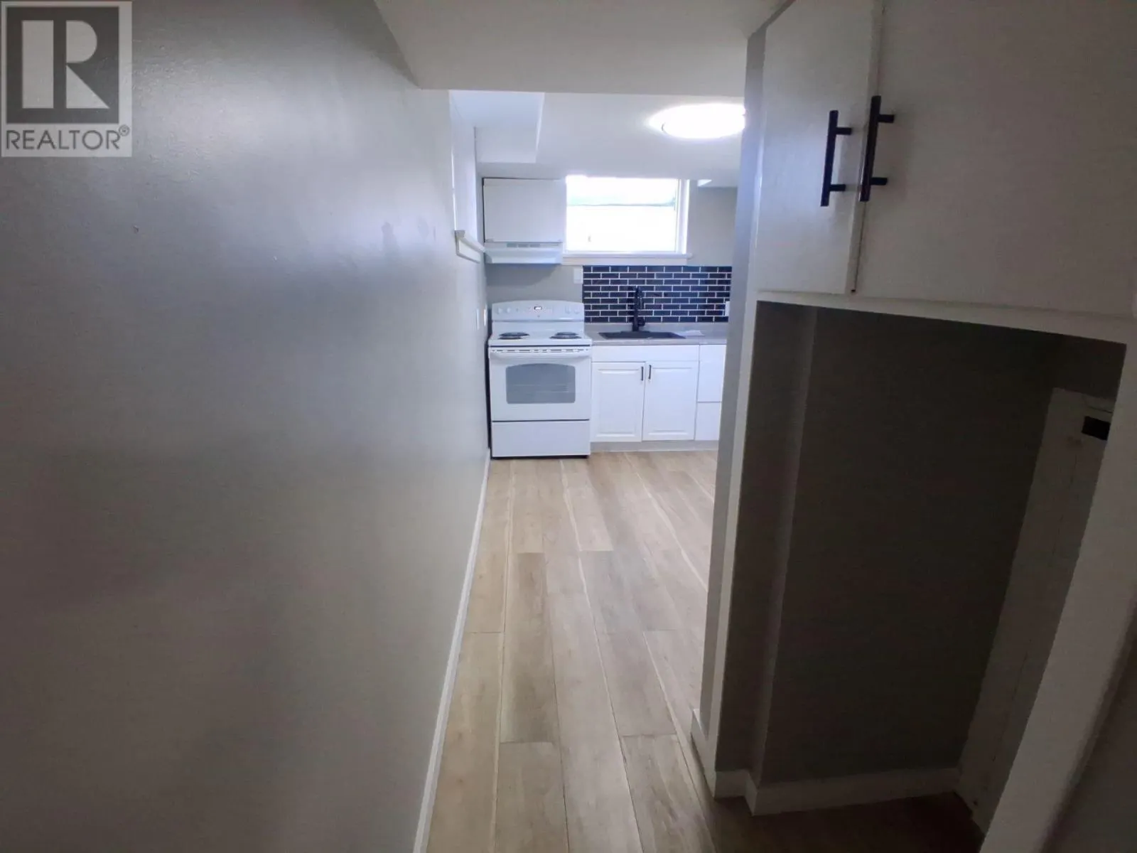 300 Van Horne St.