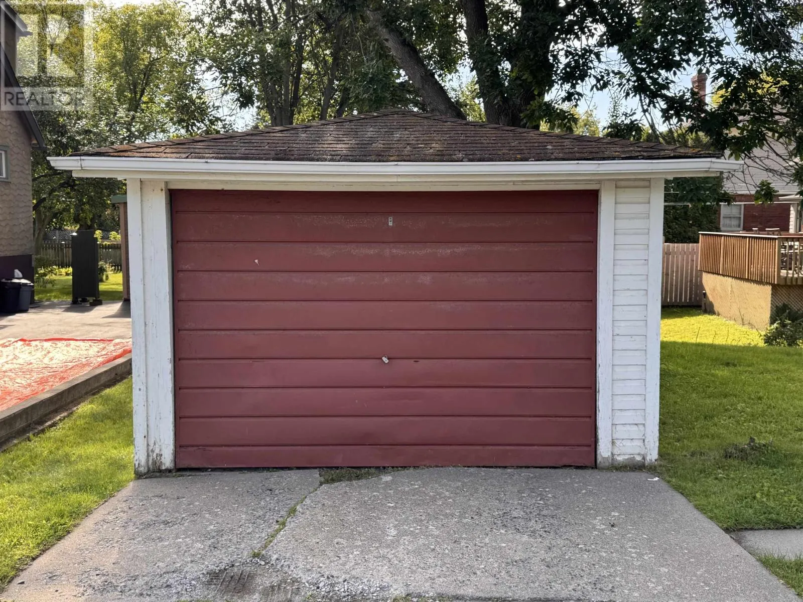 300 Van Horne St.