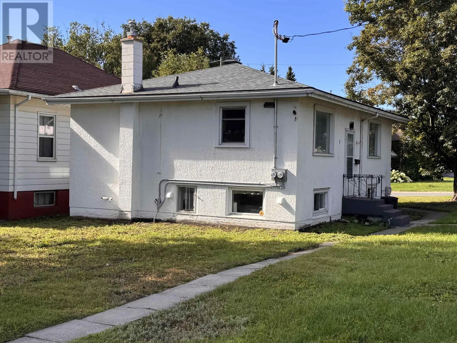 300 Van Horne St.