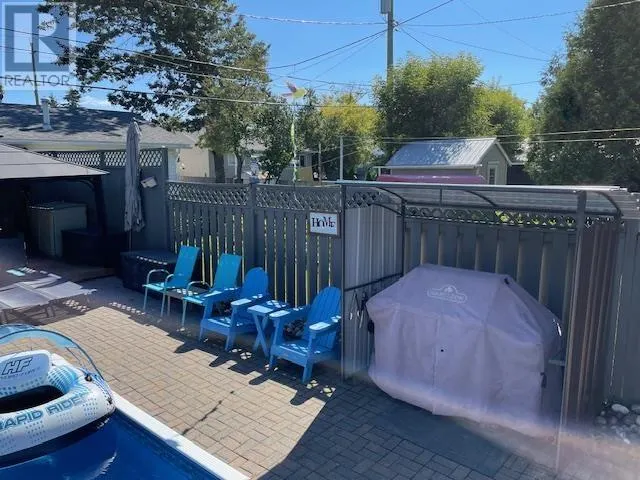 100 Glendale Crescent