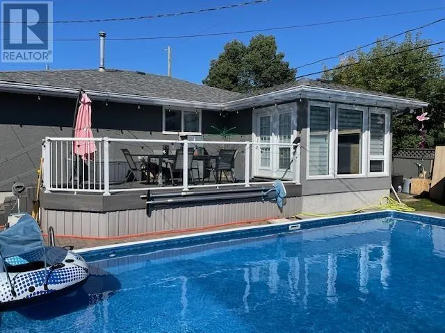 100 Glendale Crescent