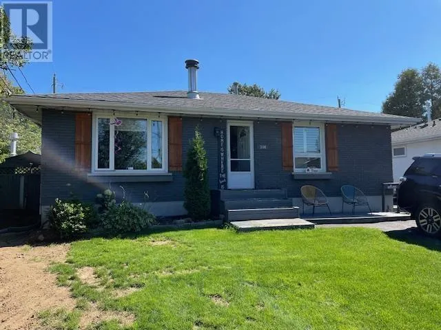 100 Glendale Crescent