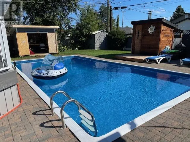 100 Glendale Crescent