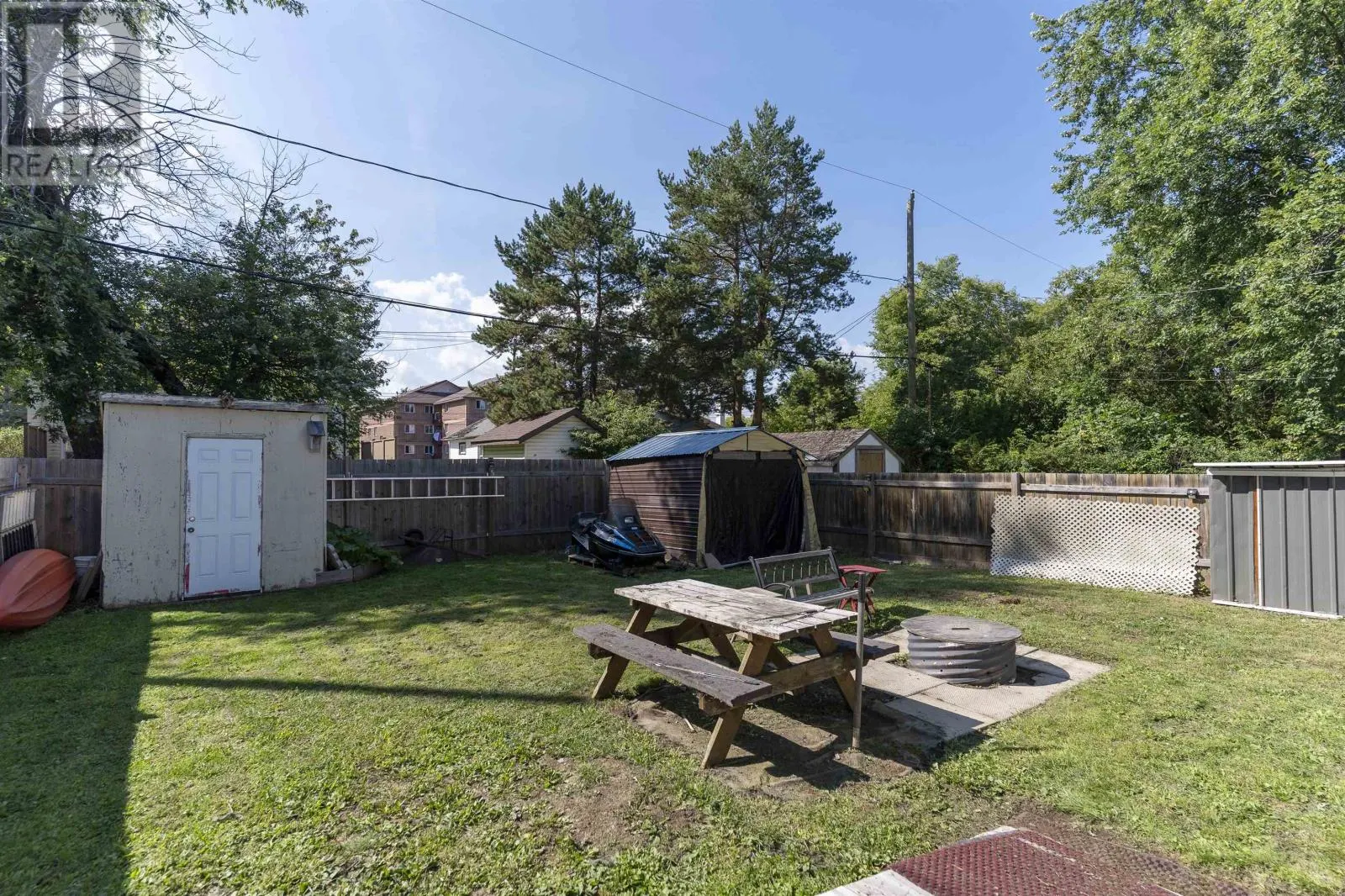 427 McKellar ST
