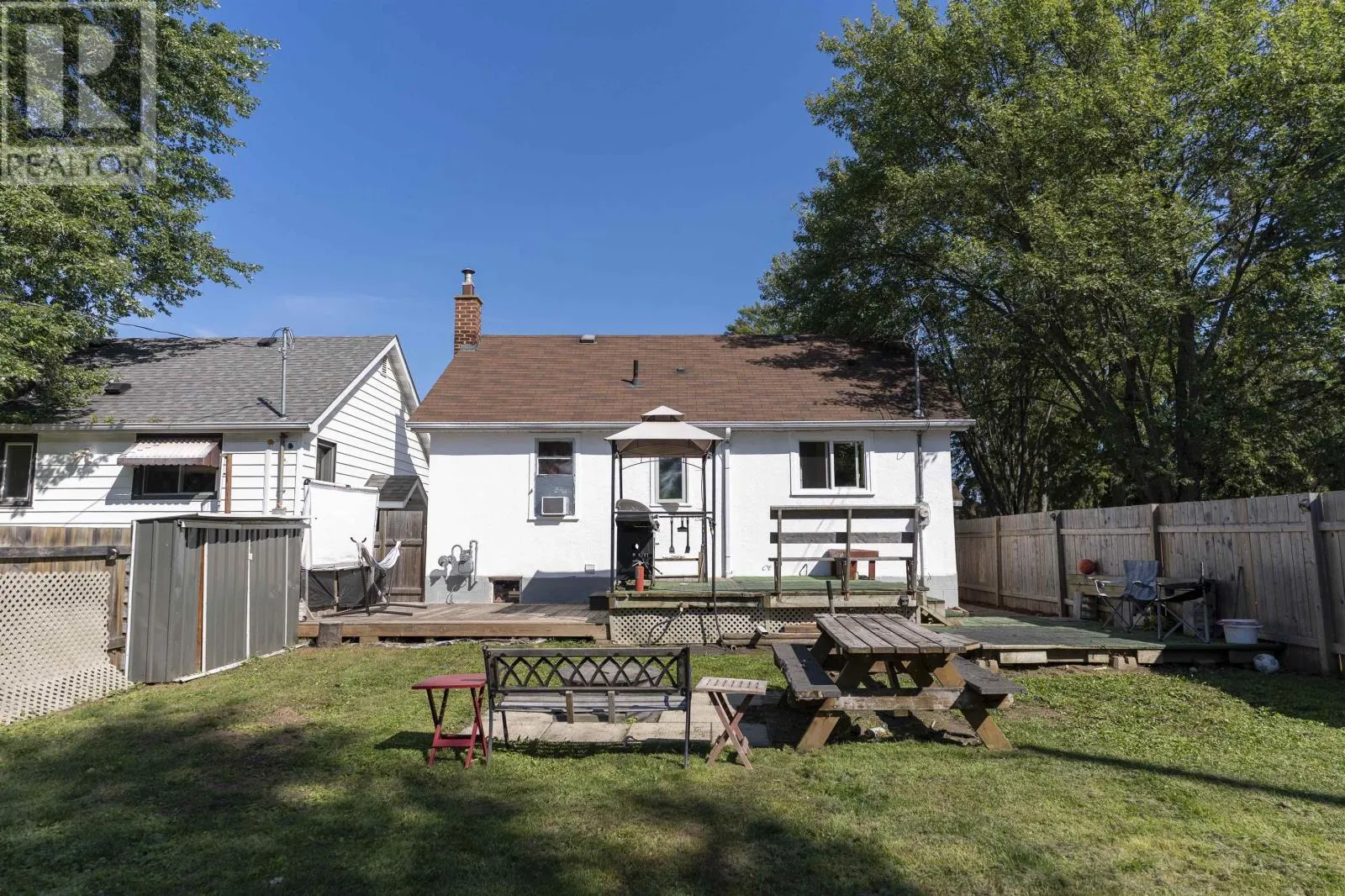 427 McKellar ST