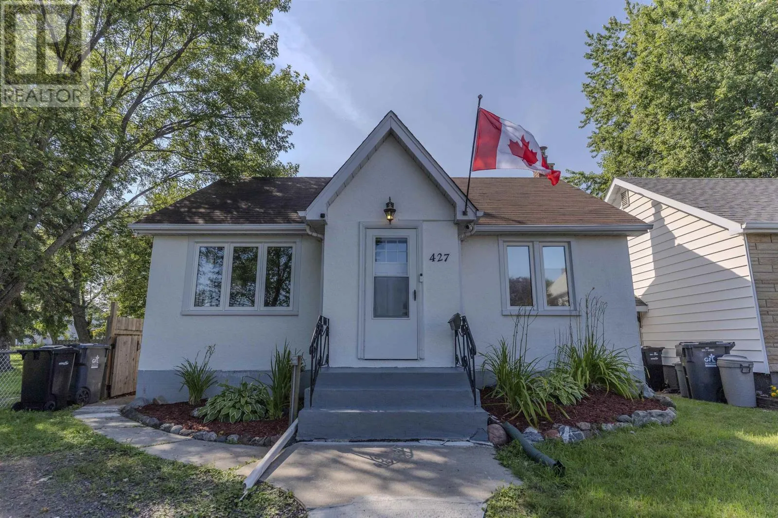 427 McKellar ST