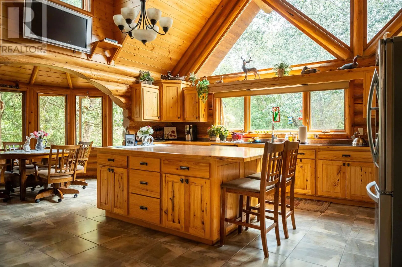 10 Black Bear RD|Crow Lake