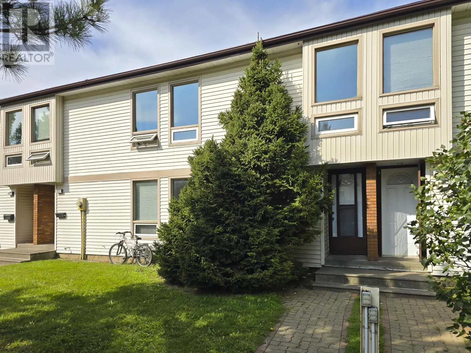 225 Varsity Place