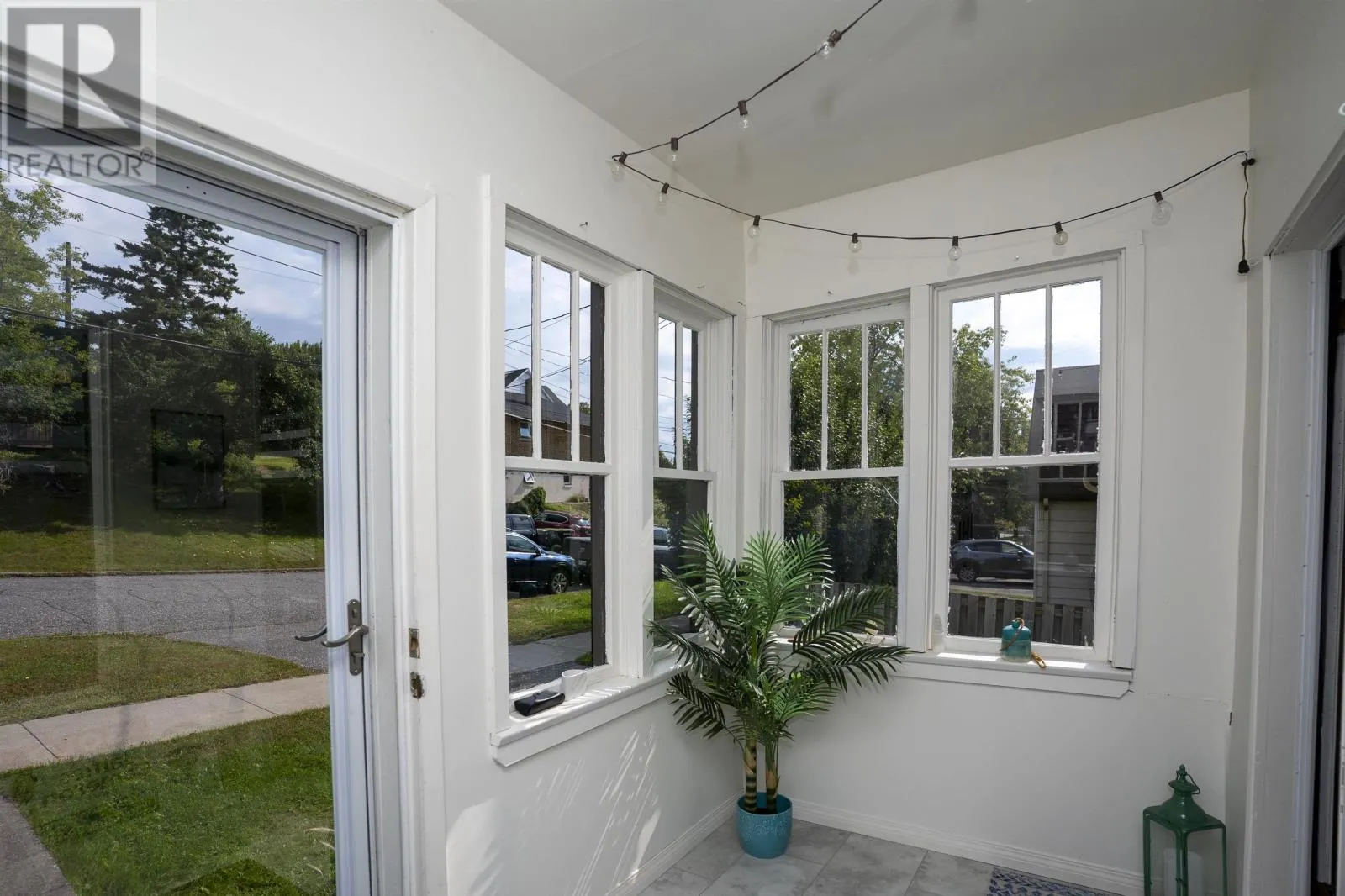 279 Harrington AVE