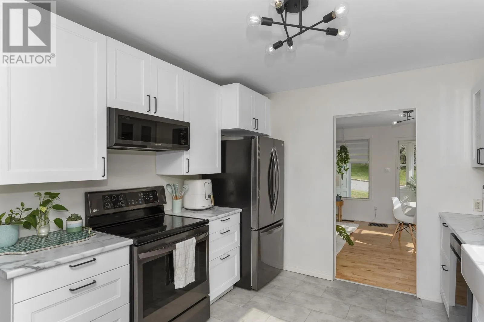 279 Harrington AVE
