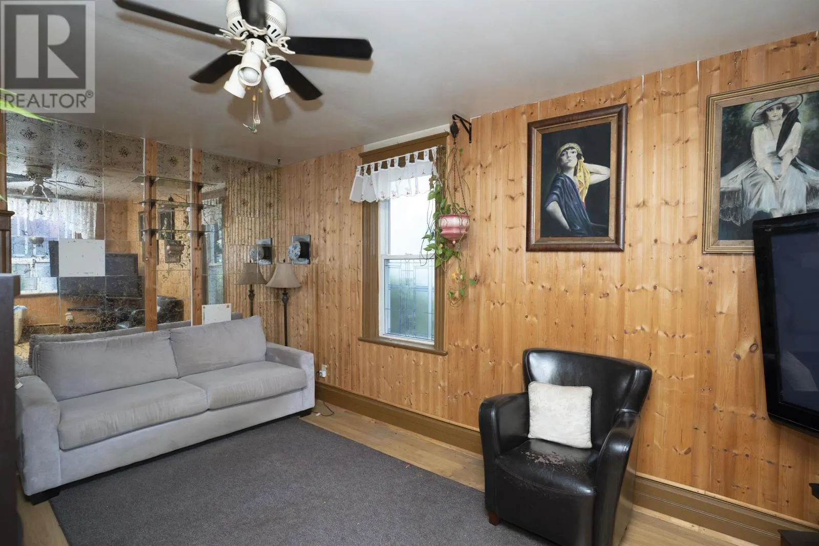 343 Dufferin ST