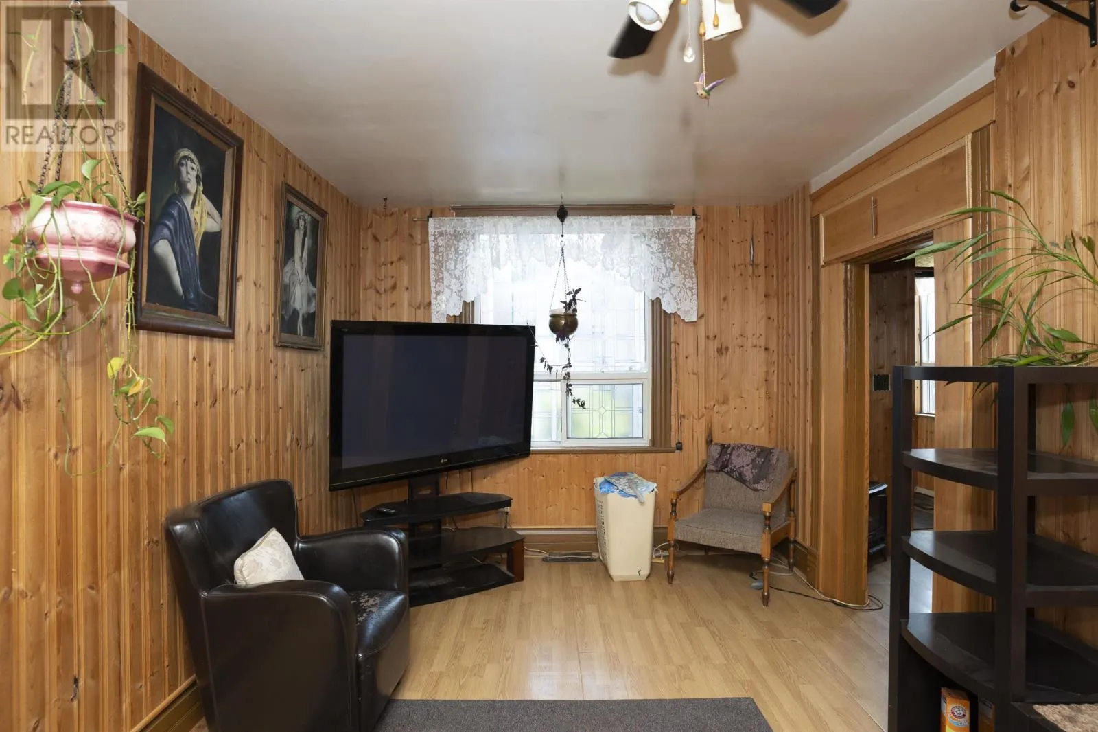 343 Dufferin ST