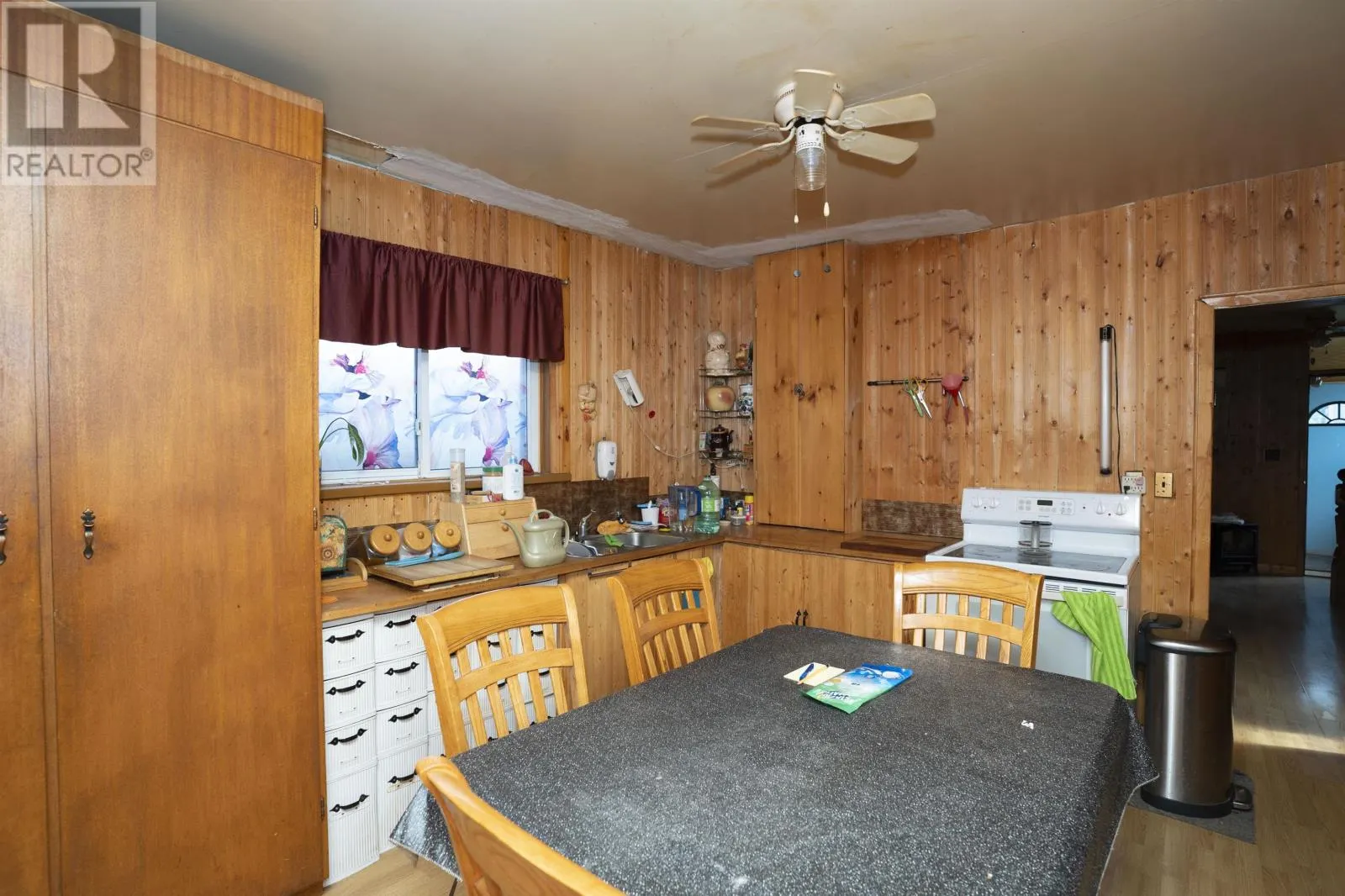 343 Dufferin ST