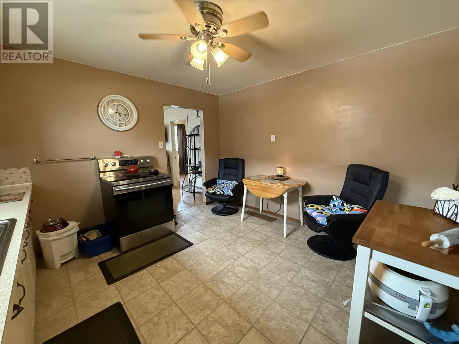 1128 Crawford