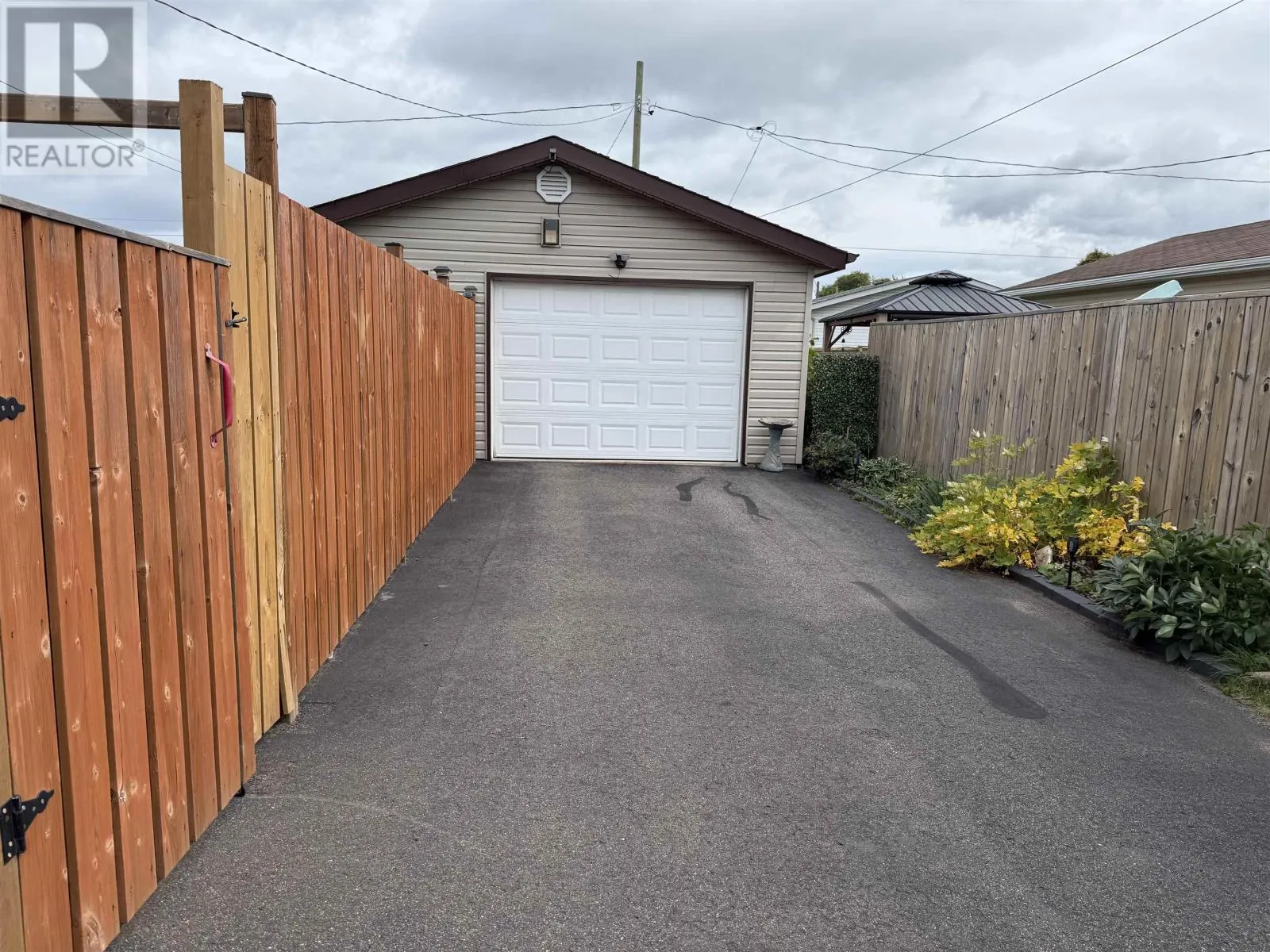 1128 Crawford