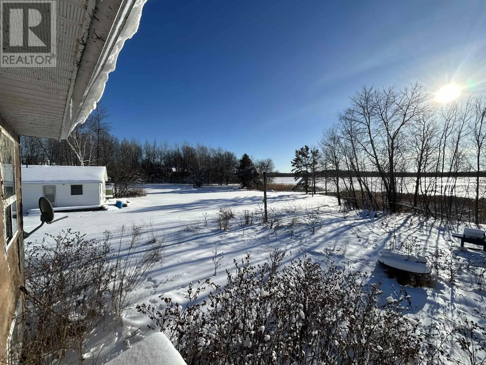 44 Eleanor Lake RD