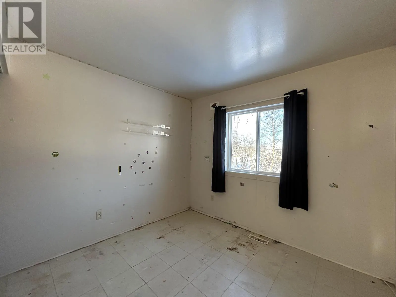 44 Eleanor Lake RD