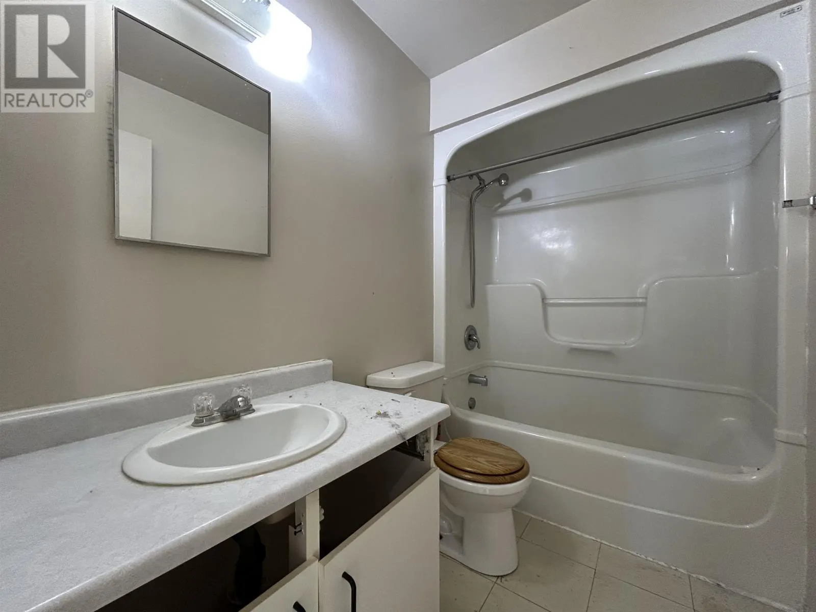 44 Eleanor Lake RD