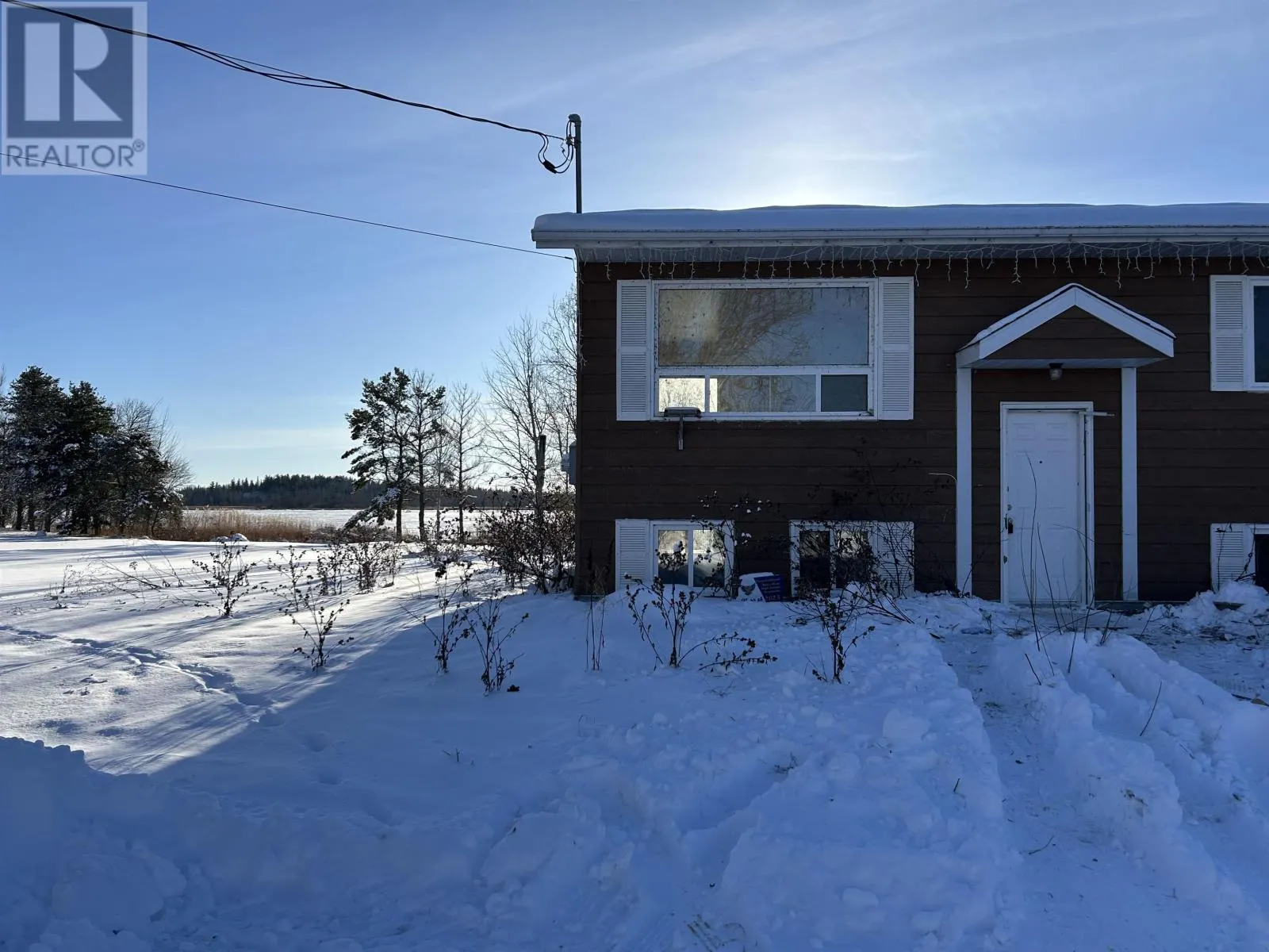 44 Eleanor Lake RD