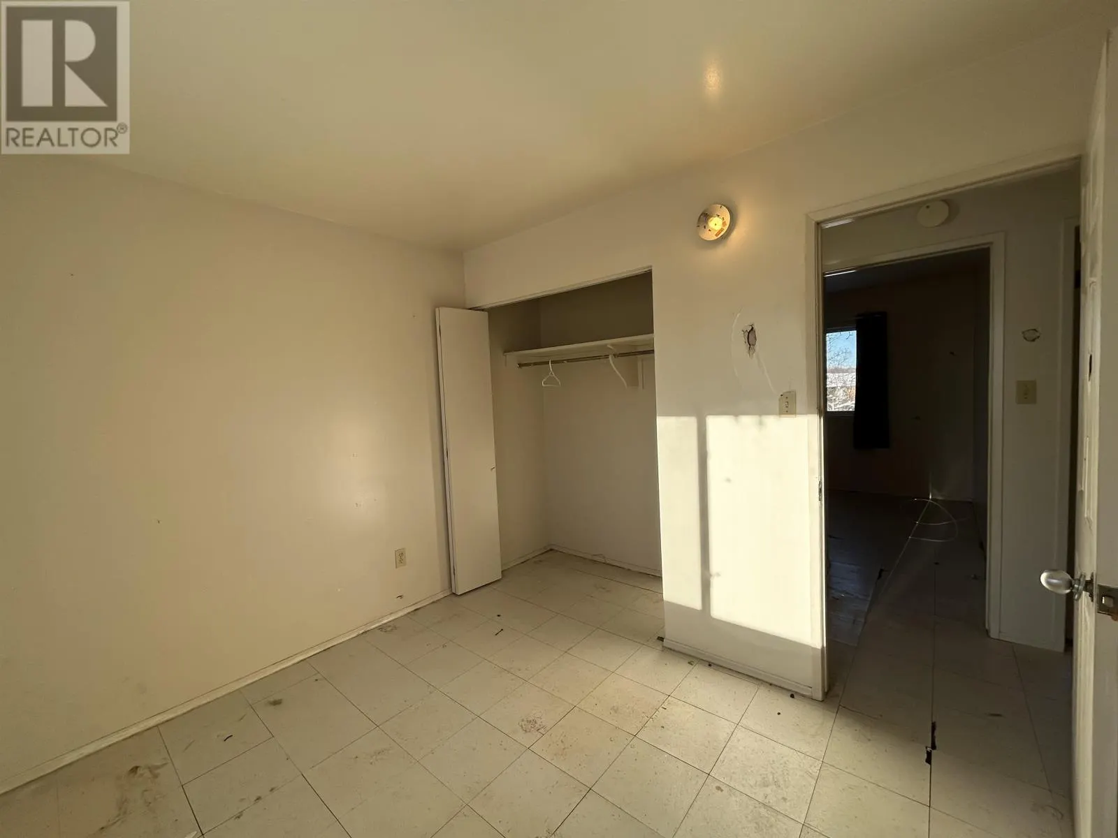 44 Eleanor Lake RD