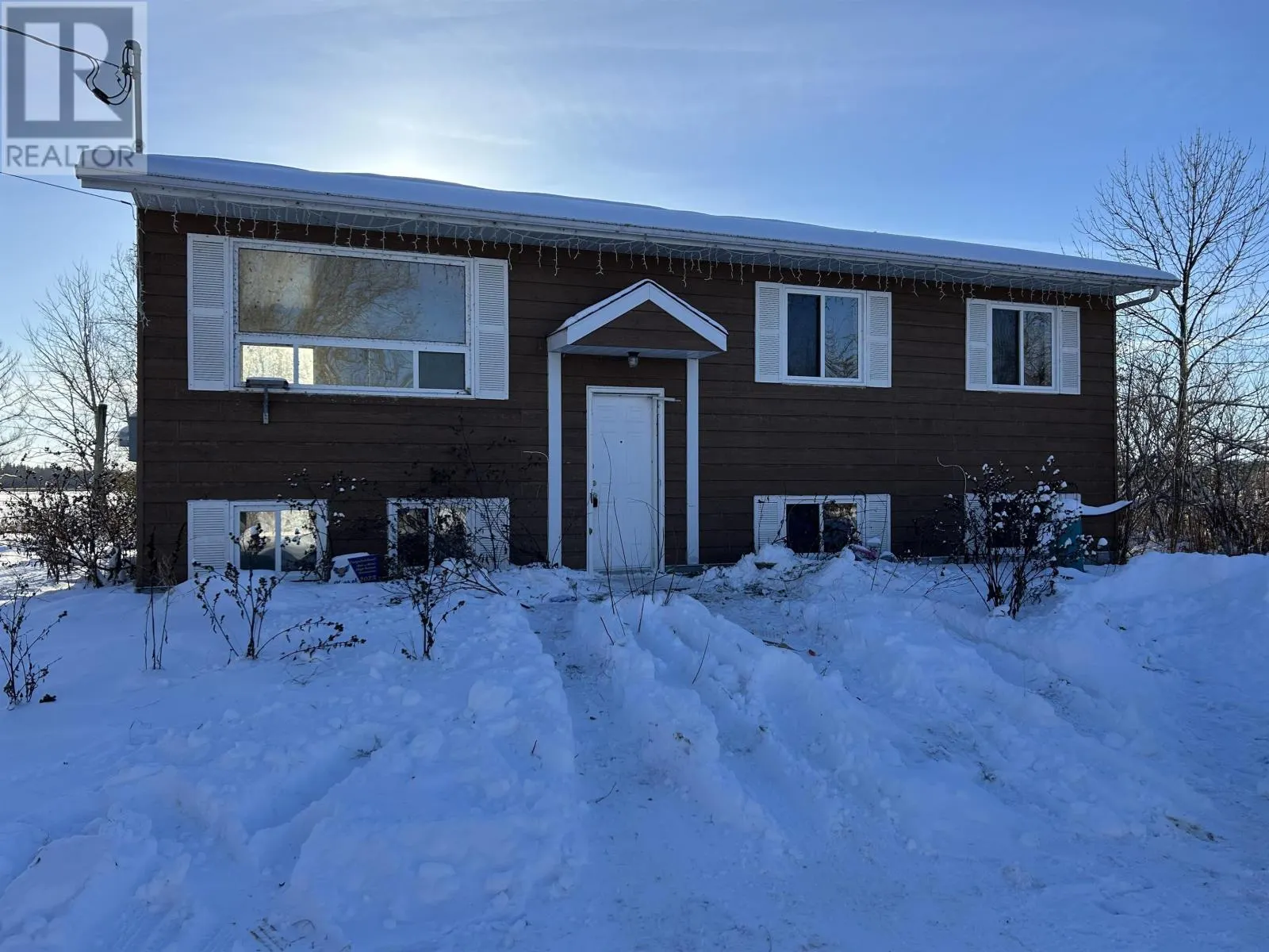 44 Eleanor Lake RD