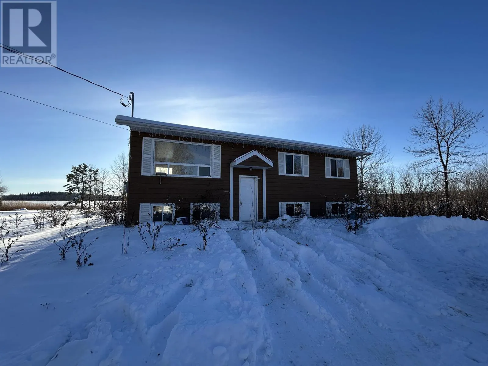 44 Eleanor Lake RD