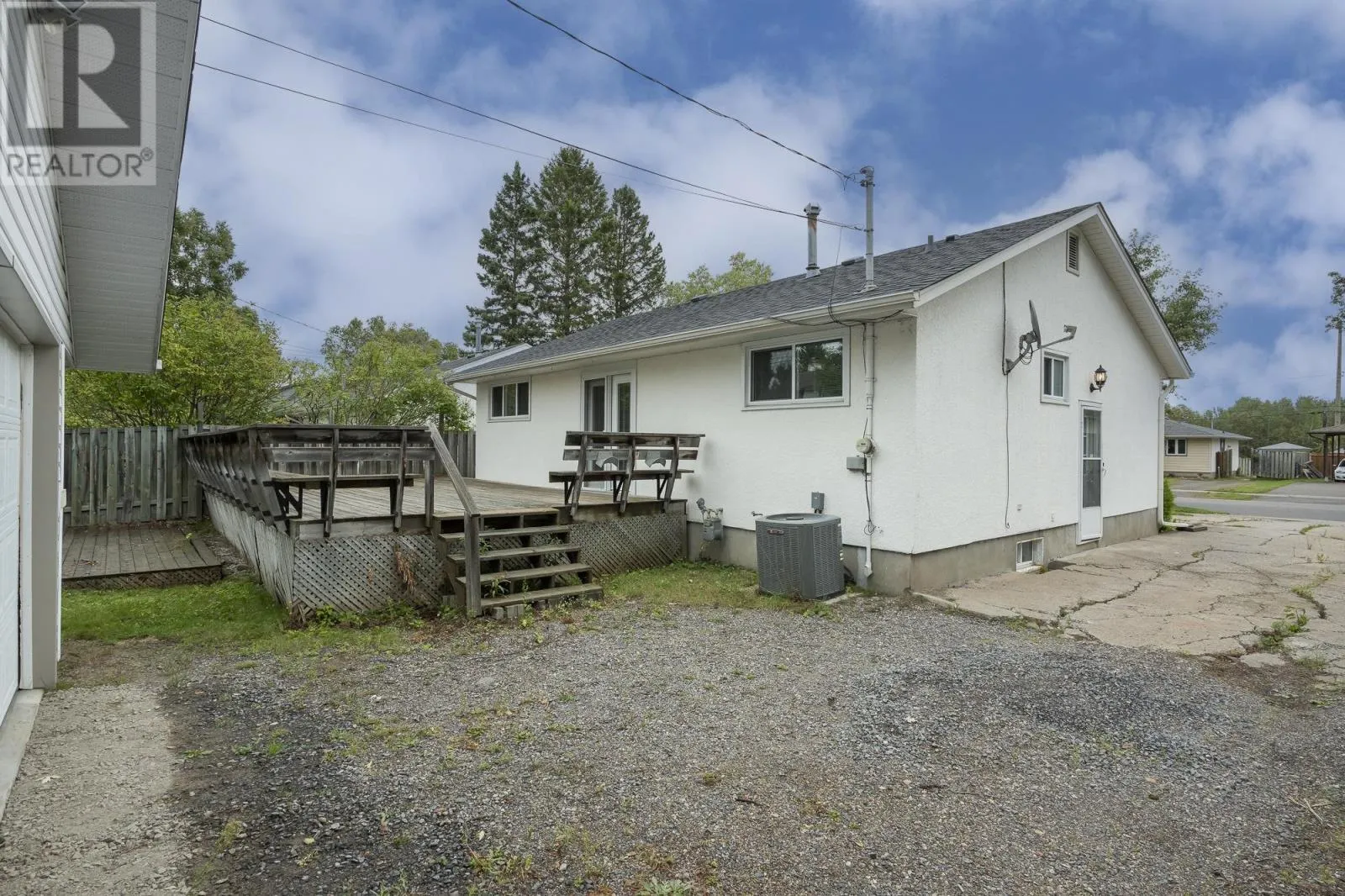 144 Whalen ST