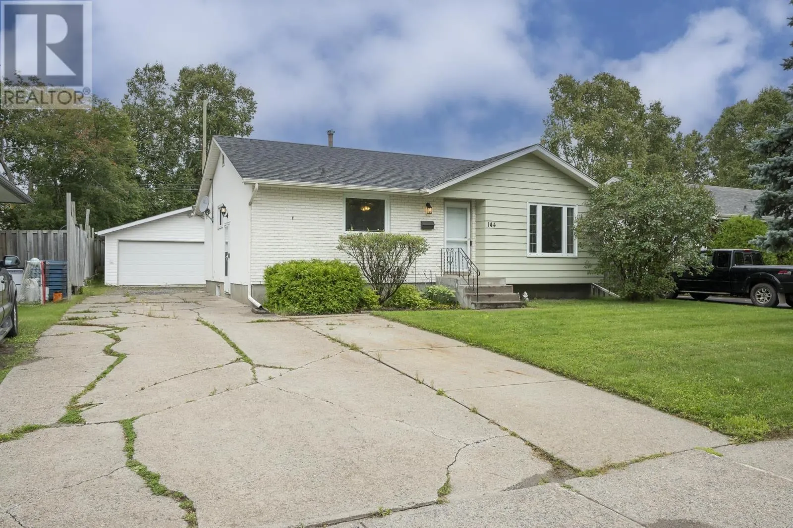 144 Whalen ST