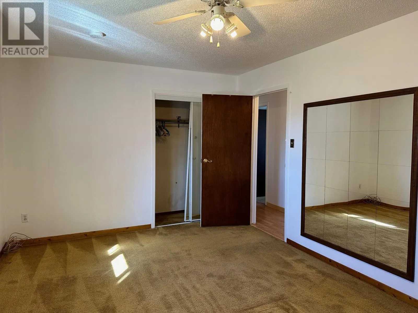 4 East Grove CRES