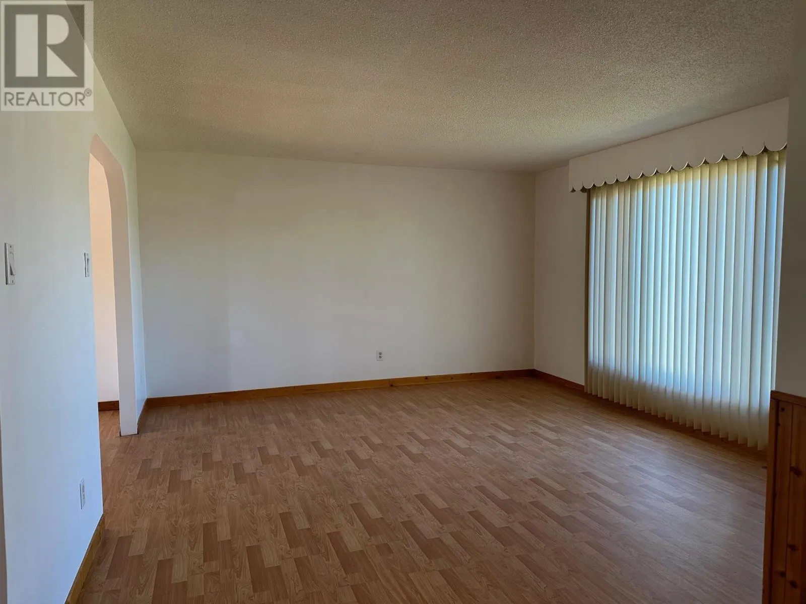 4 East Grove CRES