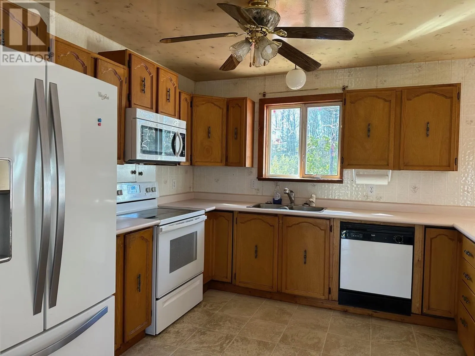 4 East Grove CRES