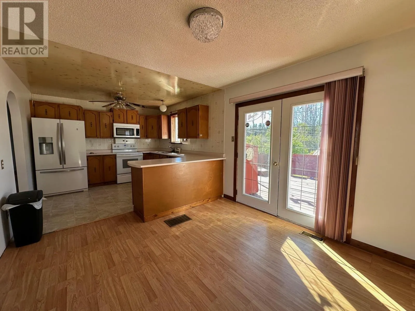 4 East Grove CRES
